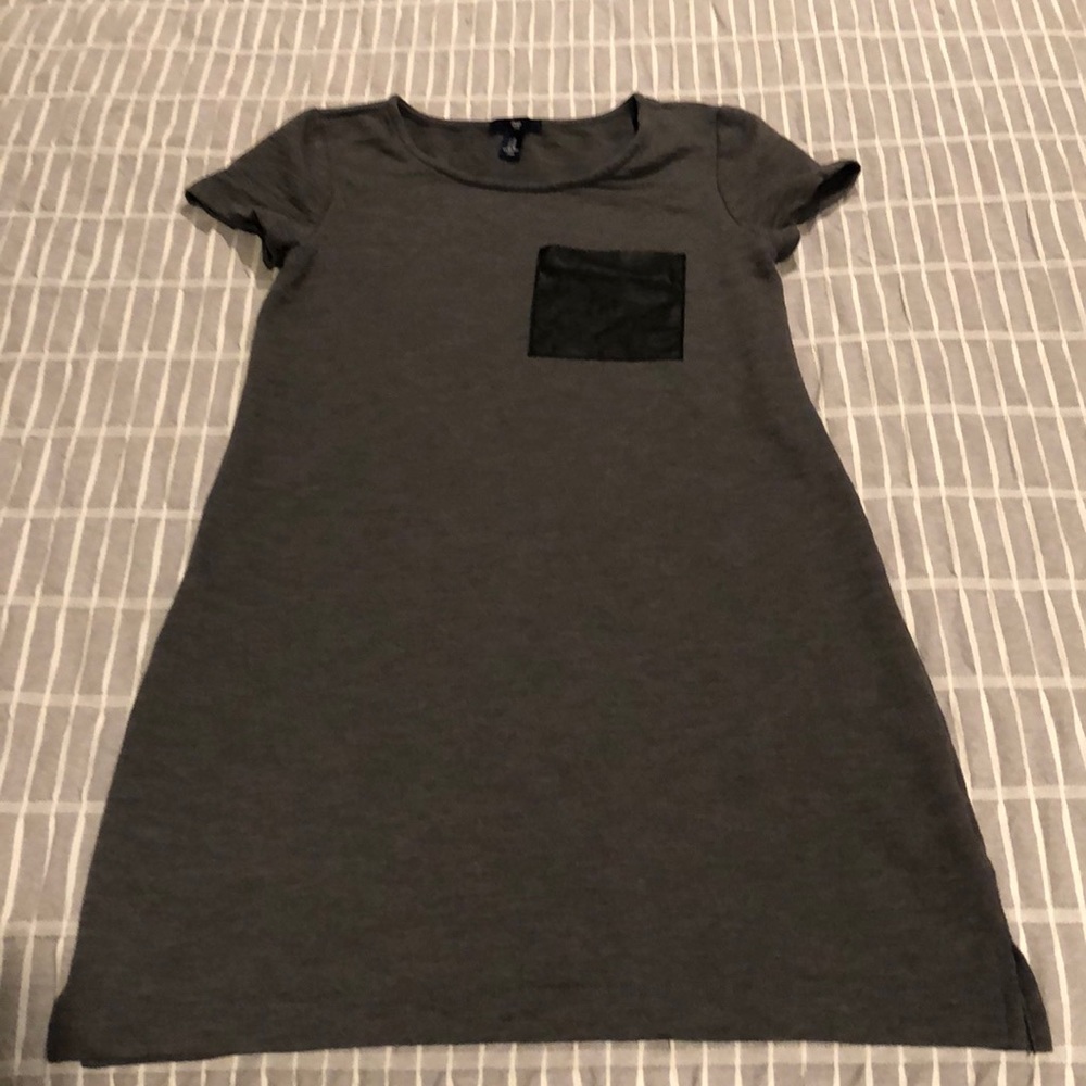 Gap gray dress with leather pocket .